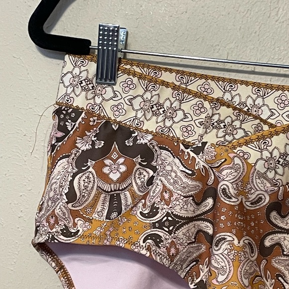 Alana Gunn Campbell High-Waisted Paisley Bottoms Size Medium - Picture 2 of 8